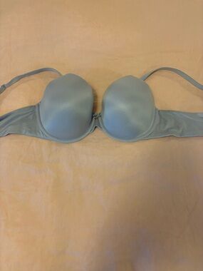 Victoria's Secret body by Victoria perfect coverage Bra 38C in light blue